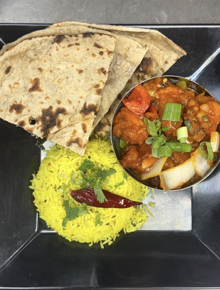 Chilli dish with roti and lemon rice